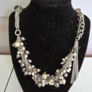 Elegant Pearl and Chain Necklace